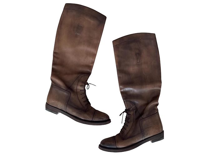 Stivali alti stringati in pelle marrone Gucci