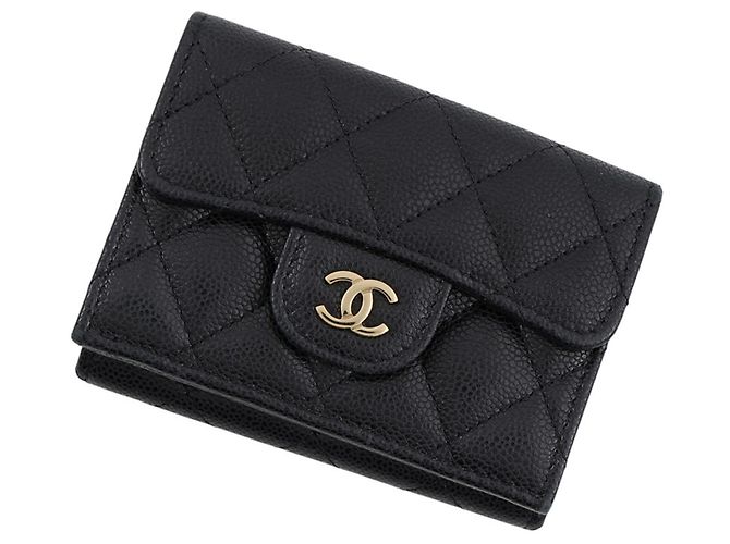 Portafoglio tri-fold Chanel Matelassé in Black Nero