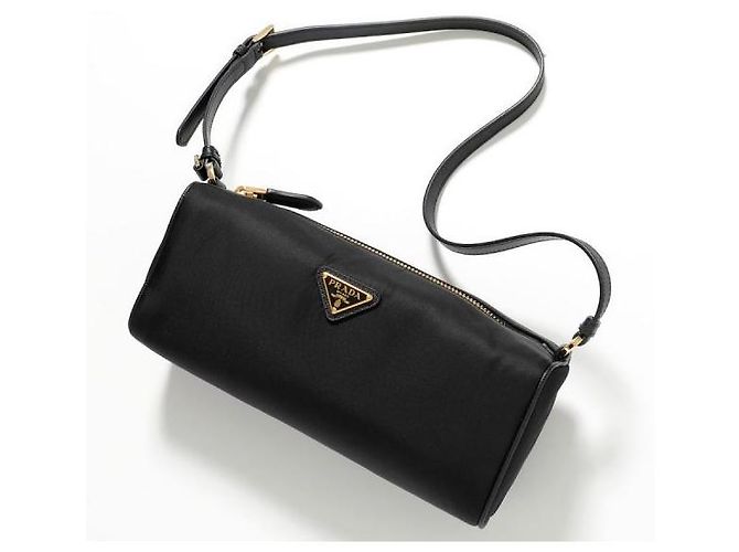 Pochette Prada in Re-Nylon Nero