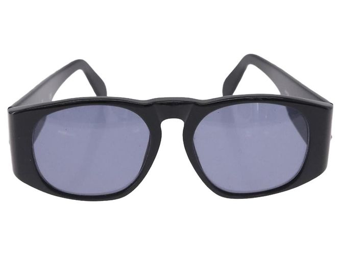 Chanel Logo CC Plastic Negro