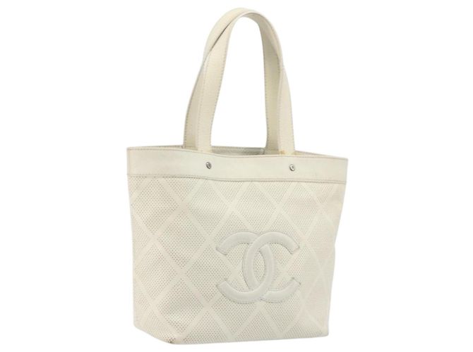 Saco Tote CHANEL em couro perfurado Branco Prata CC Auth 198721A
