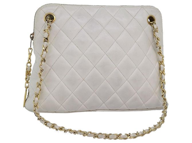 Bolsa de Ombro CHANEL Matelasse com Corrente em Couro Branco CC Auth 76482