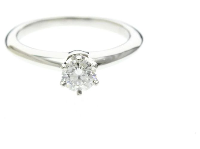 Tiffany & Co. Tiffany Setting Solitär aus Platin mit Diamant 0.33 CT Silber