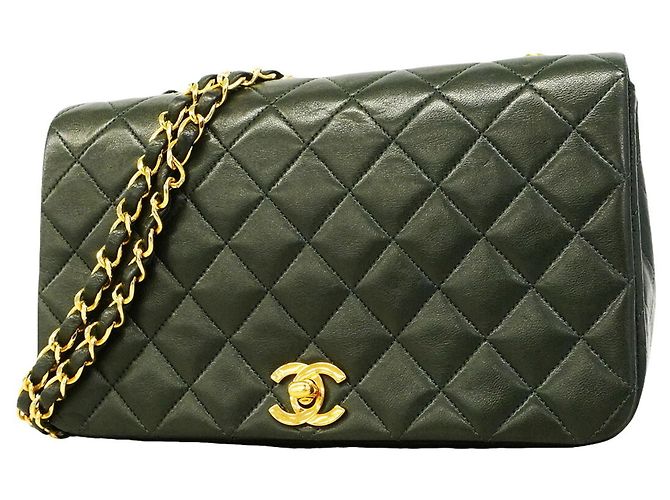 Bolsa de Ombro Chanel Matelassé com Corrente Verde