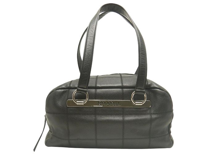 Bolsa de Ombro Chanel Chocolate Bar Caviar Preta Preto