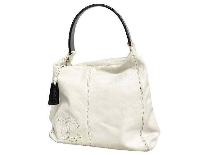 Bolsa de ombro Chanel em couro branco