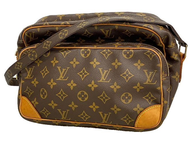 Bolsa de Ombro Nile Monogram Louis Vuitton Marrom