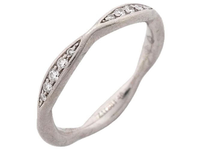 Chanel Camellia Bandring