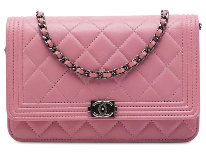 Chanel Boy Wallet On Chain aus rosa gestepptem Lammleder Pink