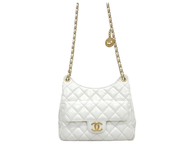 Chanel Borsa Hobo con catena e tasca Medium Patent White Bianco