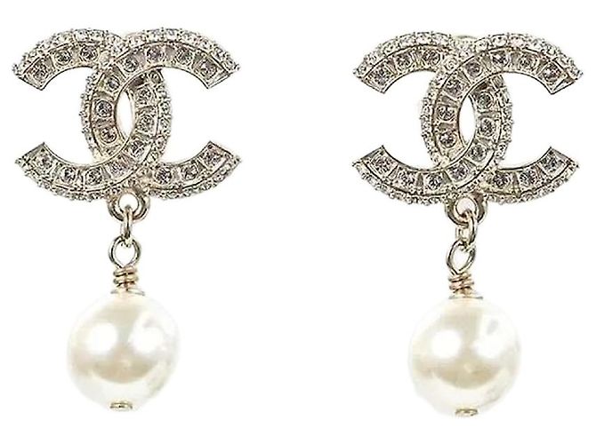 Chanel Boucles d'oreilles Classic CC Pearl Drop Jaune