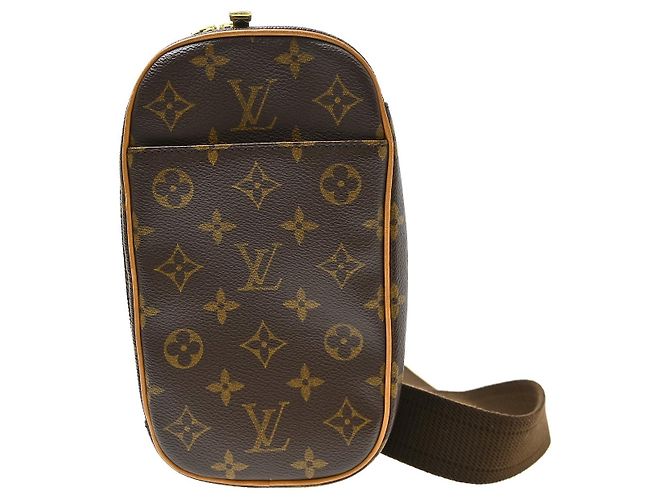 Louis Vuitton Pochette Gange Monogram Canvas Marrom