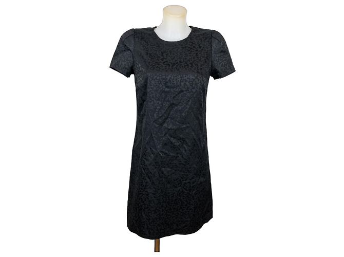 Pinko Kurzes schwarzes Kleid mit Jacquard-Muster