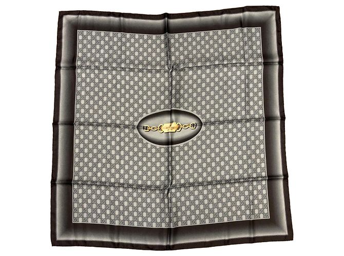 Lenço de seda Gucci GG Monogram Cinza