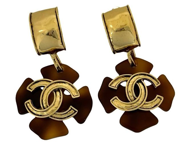 Orecchini a clip Chanel Coco Mark in marmo oro e marrone D'oro
