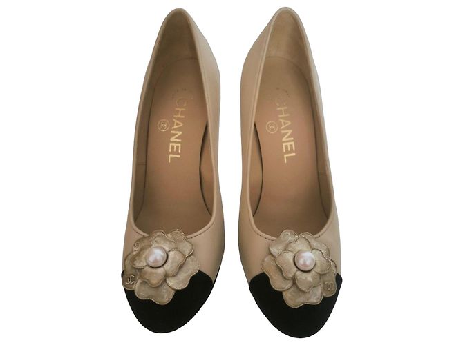 Décolleté Chanel Camelia Beige e Nero
