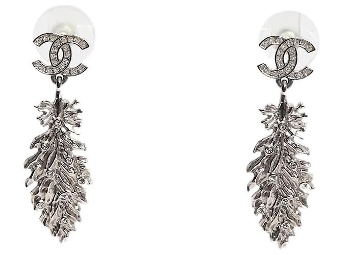 Chanel Silver CC logo feather dangle earrings Silvery
