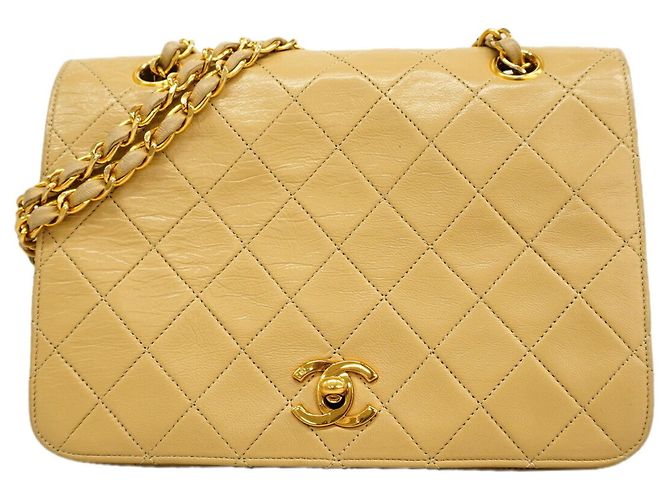 Timeless Borsa a tracolla Chanel Matelassé Beige