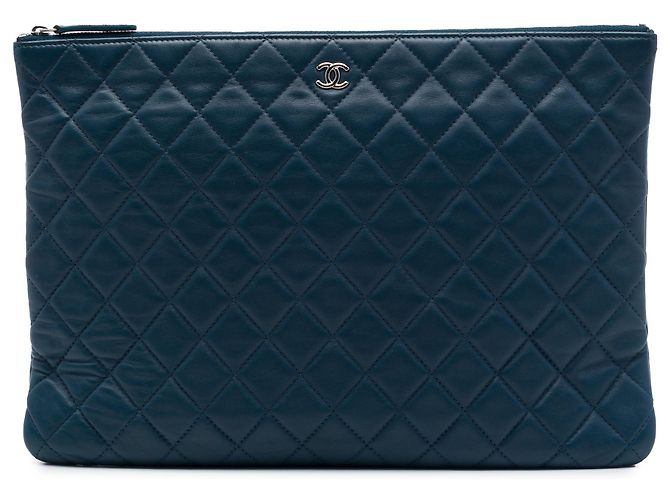 Chanel Blue Large Quilted Lambskin O Case Clutch Blau Dunkelblau