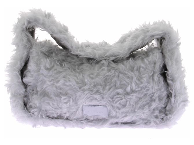 Filippa K Handtasche aus grauem Pelz