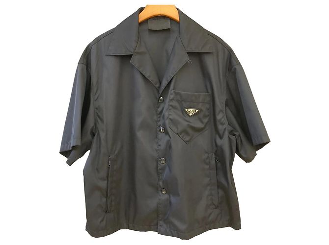 Prada Camicia a maniche corte in nylon con logo triangolare Nero