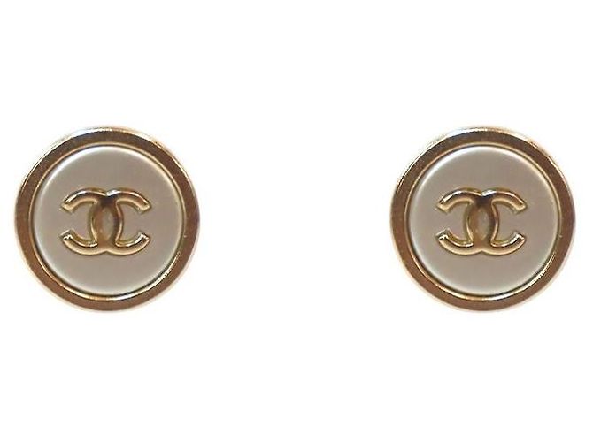 Orecchini Chanel CC rotondi oro D'oro