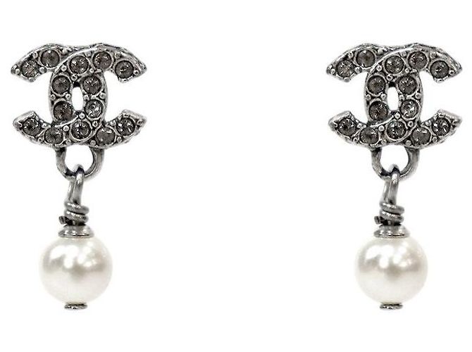 Chanel Orecchini in argento con perla e zircone 