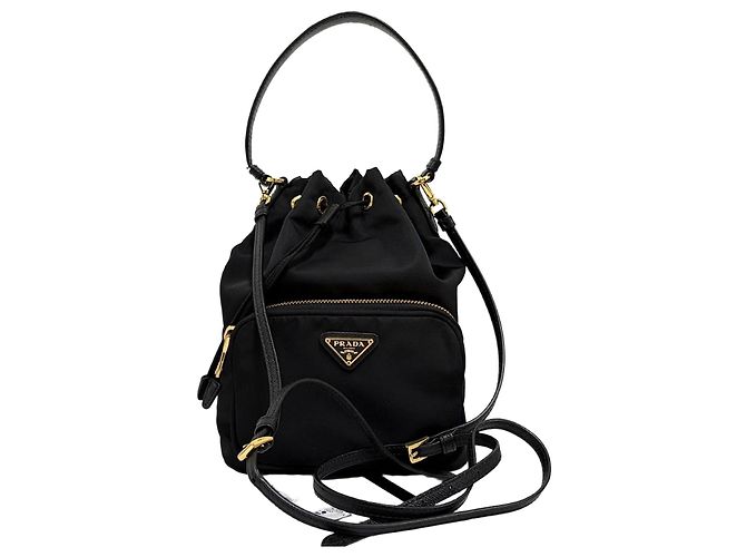 Prada Sac seau en nylon avec logo triangle Noir
