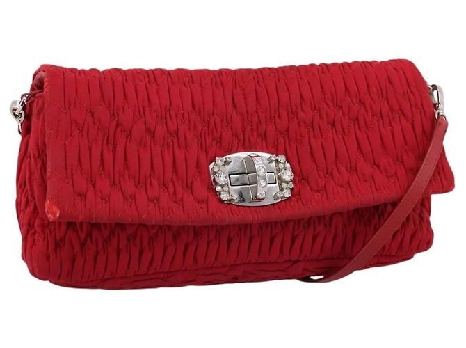 Borsa a tracolla Miu Miu Matelassé con catena in nylon rosso argento Auth 198738A