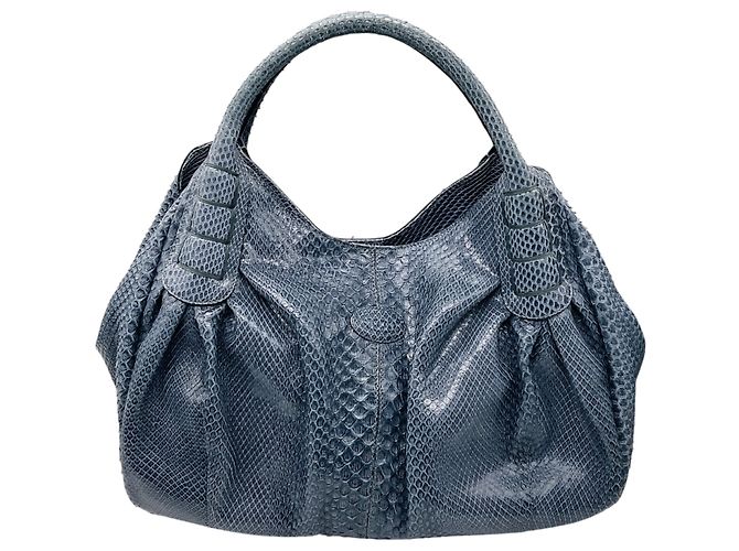 Tod's Handtasche aus Pythonleder in Schieferblau