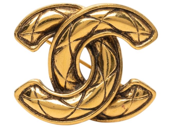 Spilla matelassé Chanel CC placcata oro D'oro