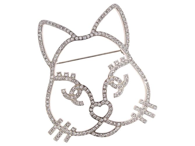 Broche CHANEL métal ton argenté CC