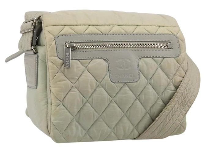 CHANEL Bolso de Hombro Cococoon Nylon Gris Plata CC