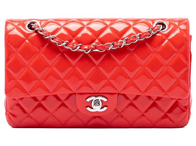 Bolso de hombro Chanel Medium Classic Double Flap de charol rojo Roja