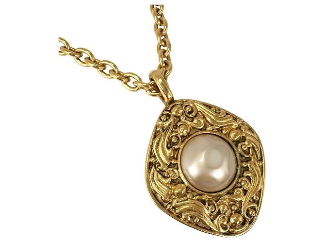 Colar de pérolas com corrente longa Chanel 3893, banhado a ouro Dourado