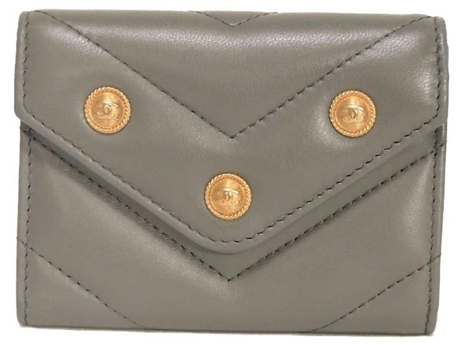 Portefeuille bi-fold Chanel en agneau gris Marron