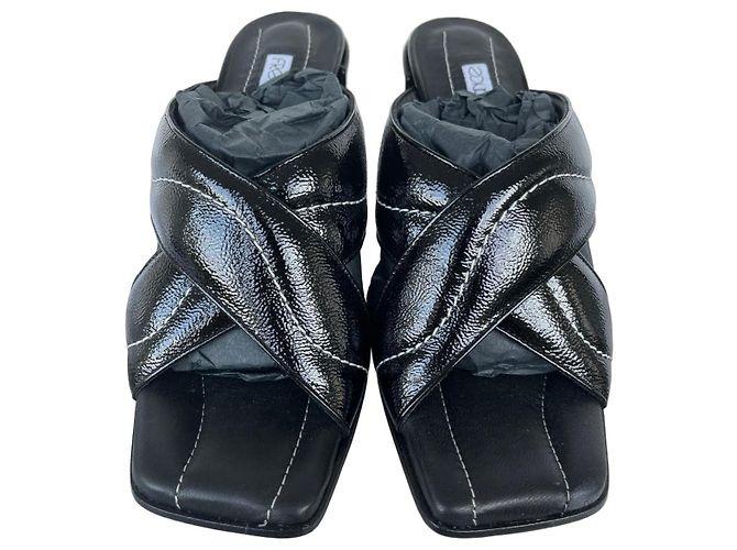 Free Lance Lackleder Mules Blockabsatz Schwarz