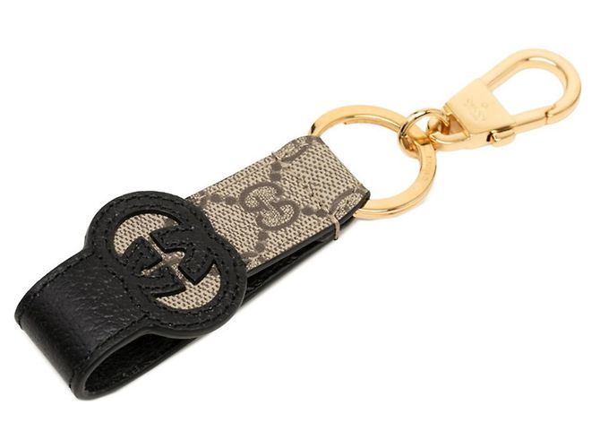 Chaveiro Gucci GG Supreme Interlocking G Preto Bege