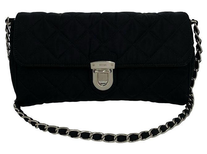 Mini borsa a tracolla in nylon trapuntato con logo Prada e catena Nero