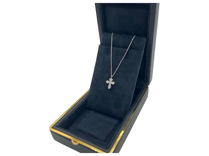 Collana Graff Ice Crystal Croce in Diamanti Argento