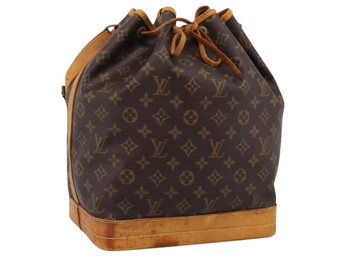 Bolsa de Ombro LOUIS VUITTON Monogram Petit Noe M42226 LV Auth 197539 Monograma