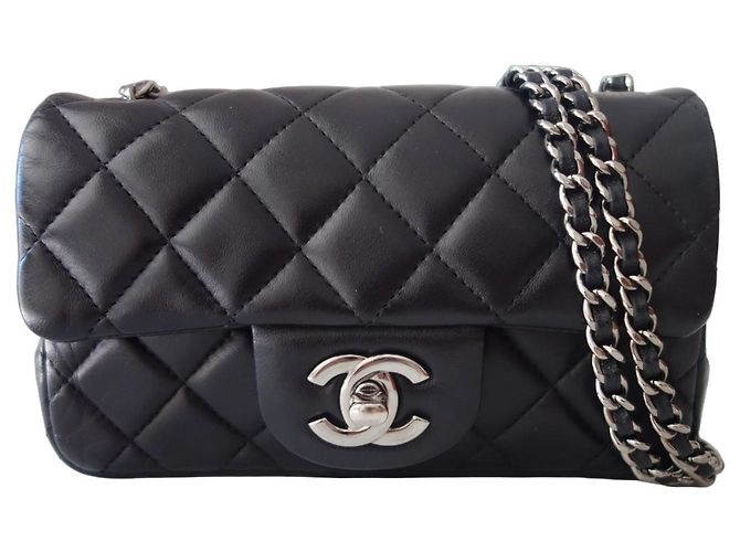 Timeless Chanel Classic Flap Mini Borsa Pelle d'Agnello Nera Nero