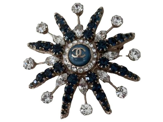Broche Estrela Chanel com Cristais Branco Azul Hardware prateado