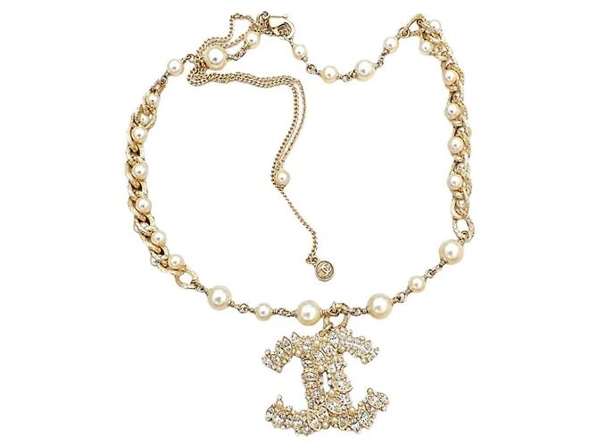Collana Chanel con pendente CC, perle e cristalli Bianco D'oro