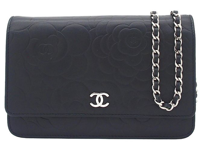 Borsa a tracolla Chanel CC Embossed Lambskin Camellia Wallet On Chain Nera Nero