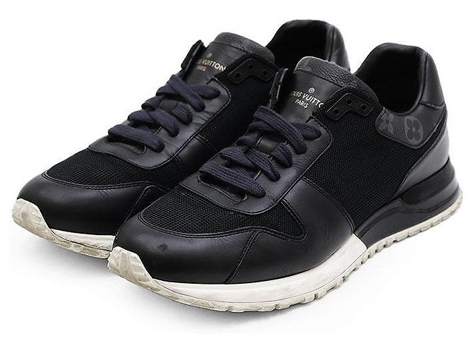 Sneakers Louis Vuitton Run Away Line in pelle e mesh Nero