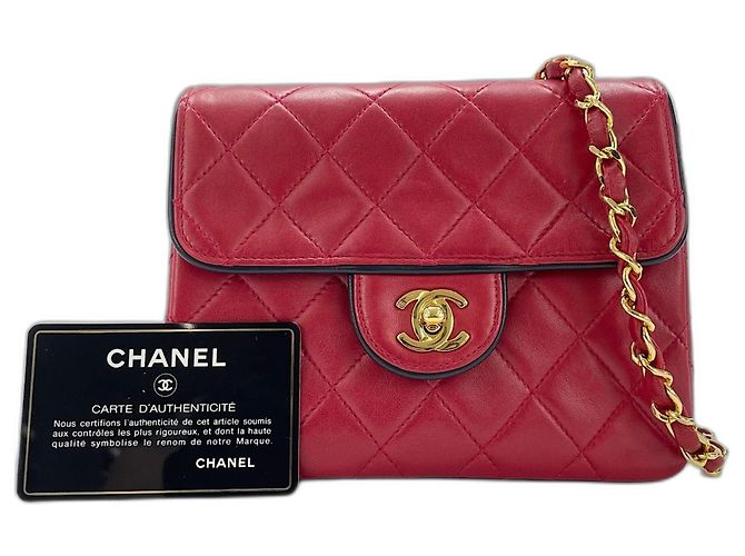 Borsa a tracolla Chanel Mini Matelassé in rosso