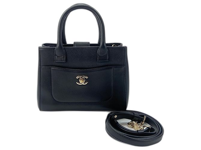 Chanel Executive Handtasche in Schwarz