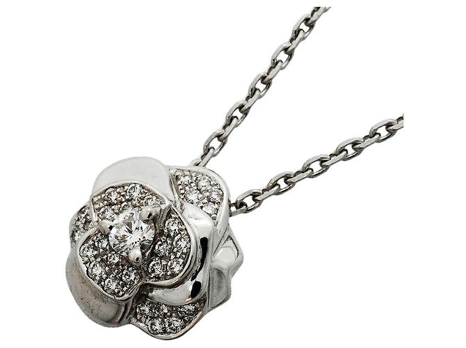 Collana Chanel Camélia in oro bianco 18K e diamanti