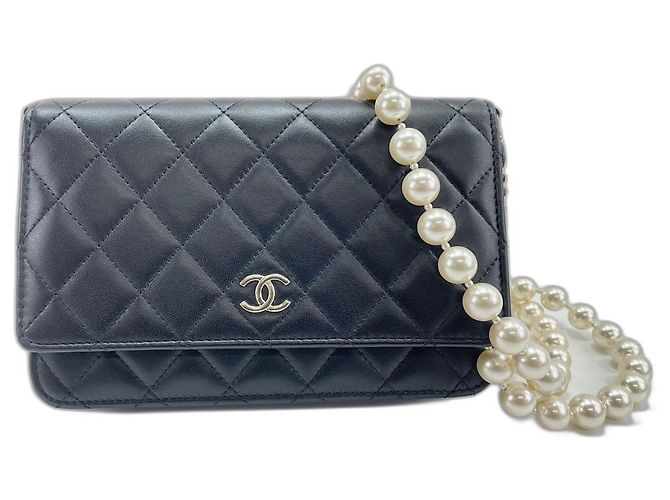 Borsa a tracolla Chanel Matelassé in nero